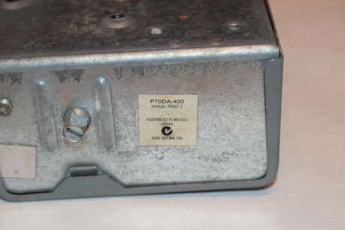 NEW JOHNSON CONTROLS P70DA-400 P70DA-400D DUAL PRESSURE CONTROL