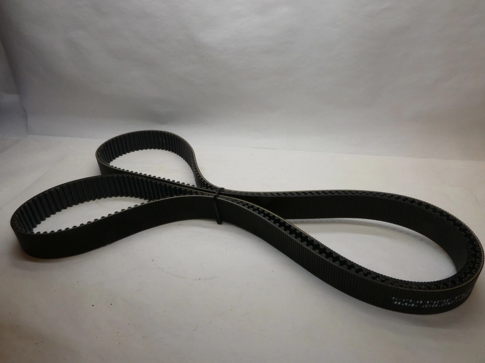 (NEW) GATES 8M-2520-36 8M252036 280L USA Poly Chain GT Belt