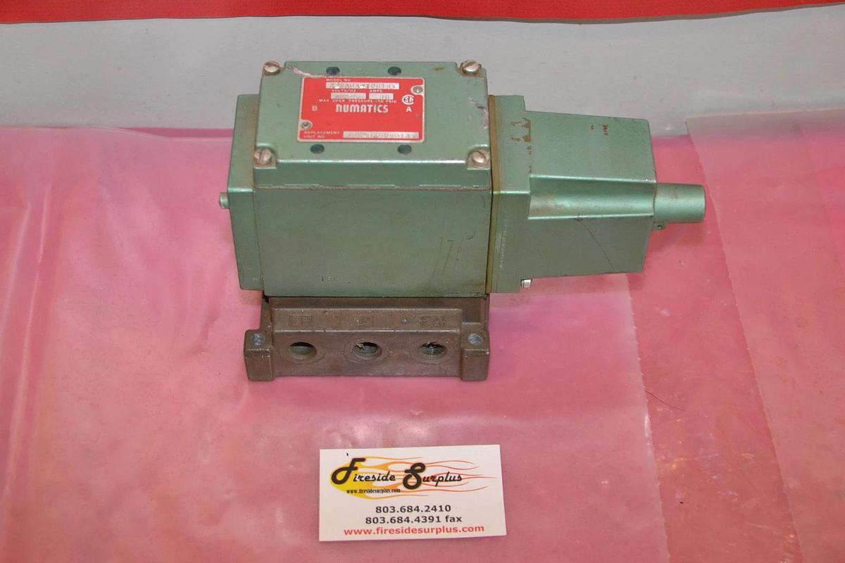 Used NUMATICS VALVE 32SAD4410013T 33SAD4000013T 120V 120 V 0.36A 0.36 A AMPS