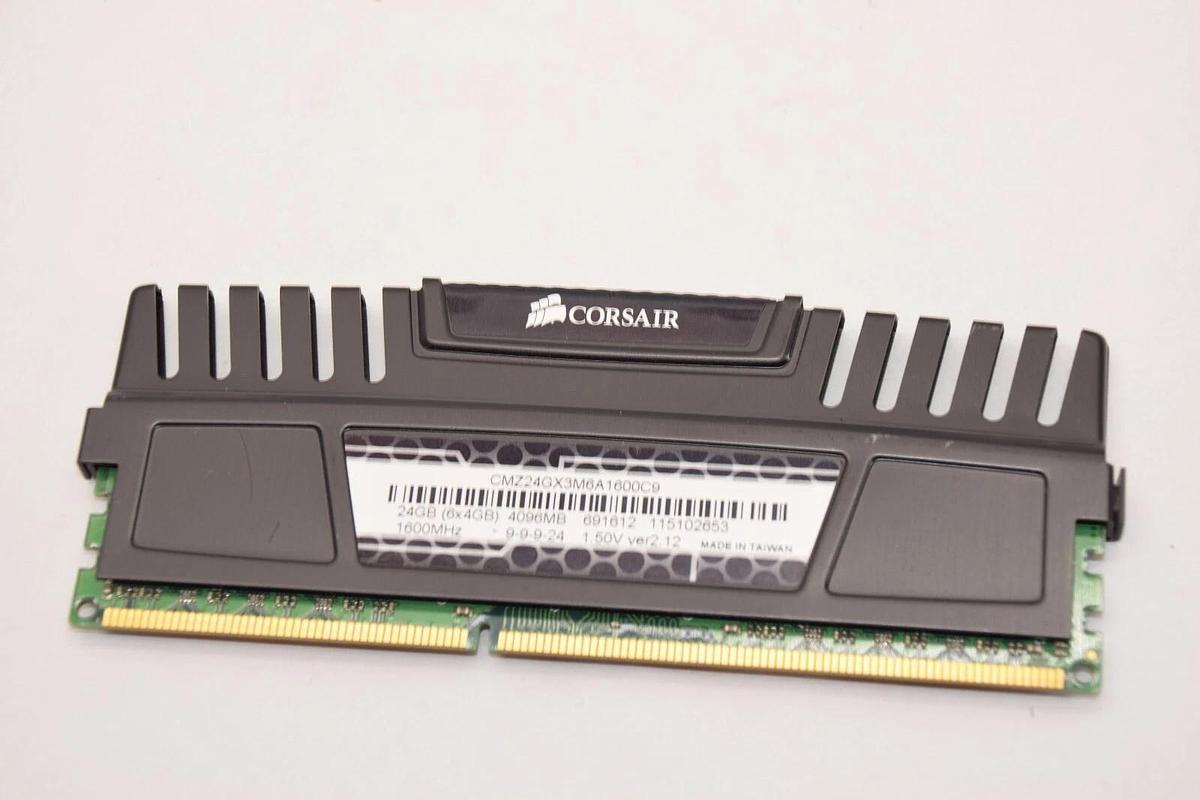 Used CORSAIR CMZ24GX3M6A1600C9 24GB 4096MB 1.50V Vengeance Memory (RAM)