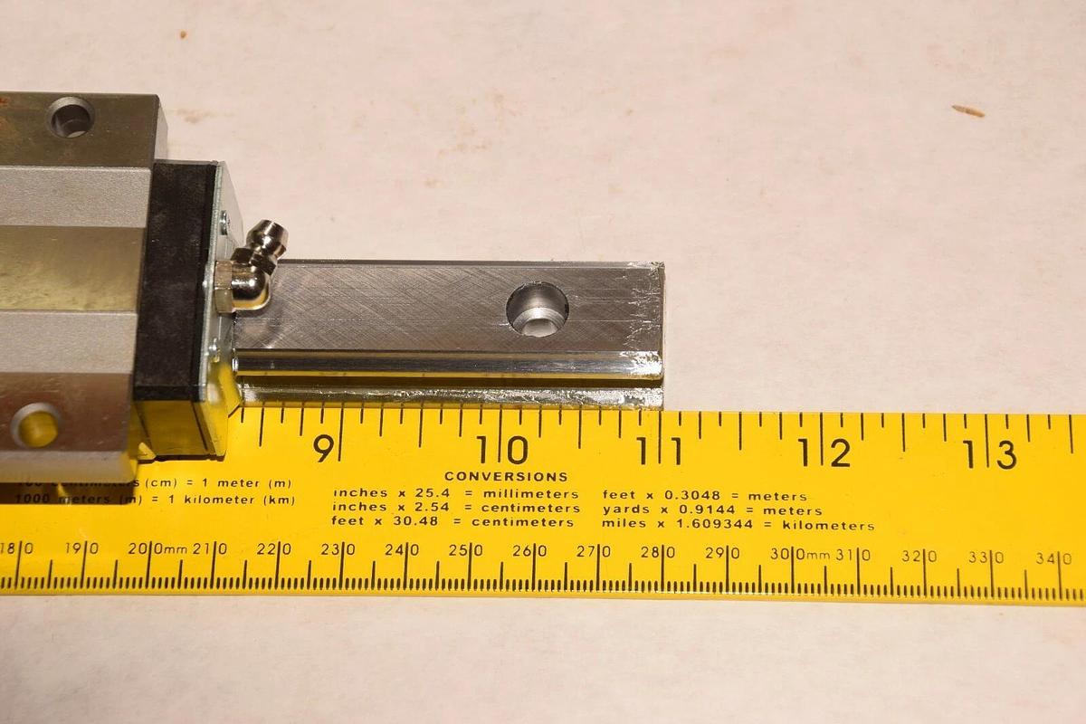 (New) THK Linear glide rail 11" bearing THK Rail UHC01525-A