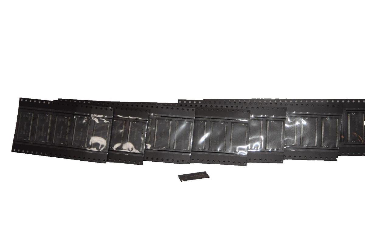 (NEW - Lot of 44) 48LC32M16A2 , K4S641632K-UC75 SDRAM MT48LC4M16ATG IC Chip