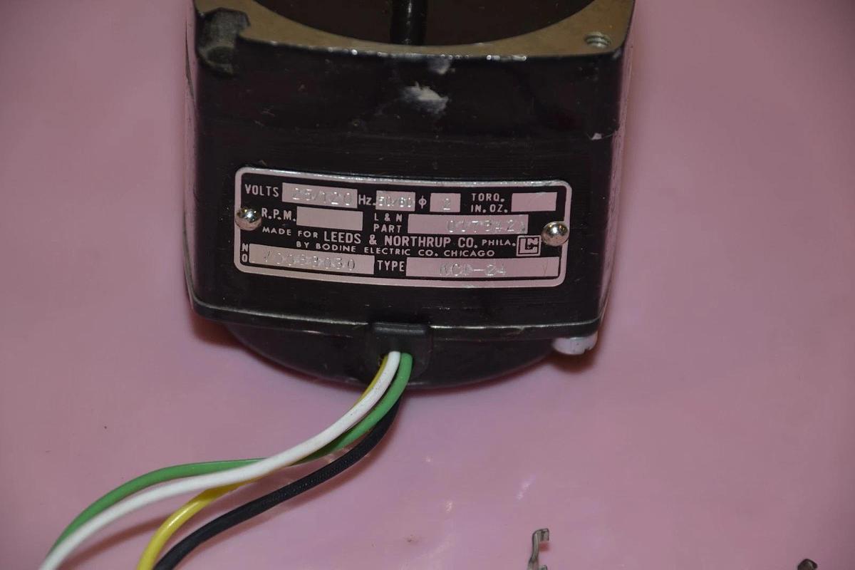 Used LEEDS & NORTHRUP MOTOR KCI-24 V0088030 017342 25/120 V 50/60 HZ