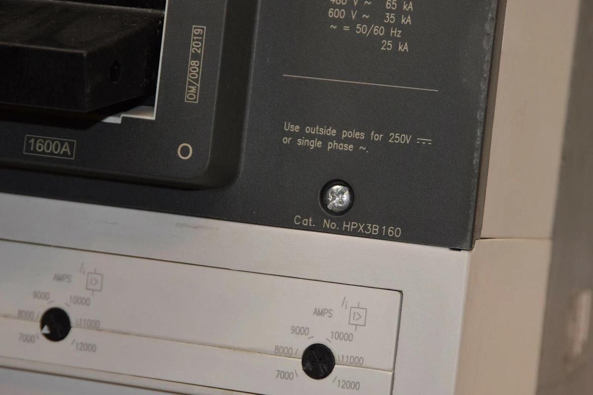 New Siemens 3VL8116-2KN30-0AA0 Circuit Breaker 1600A HPX3B160 3VL8116-2RR30-0AA0