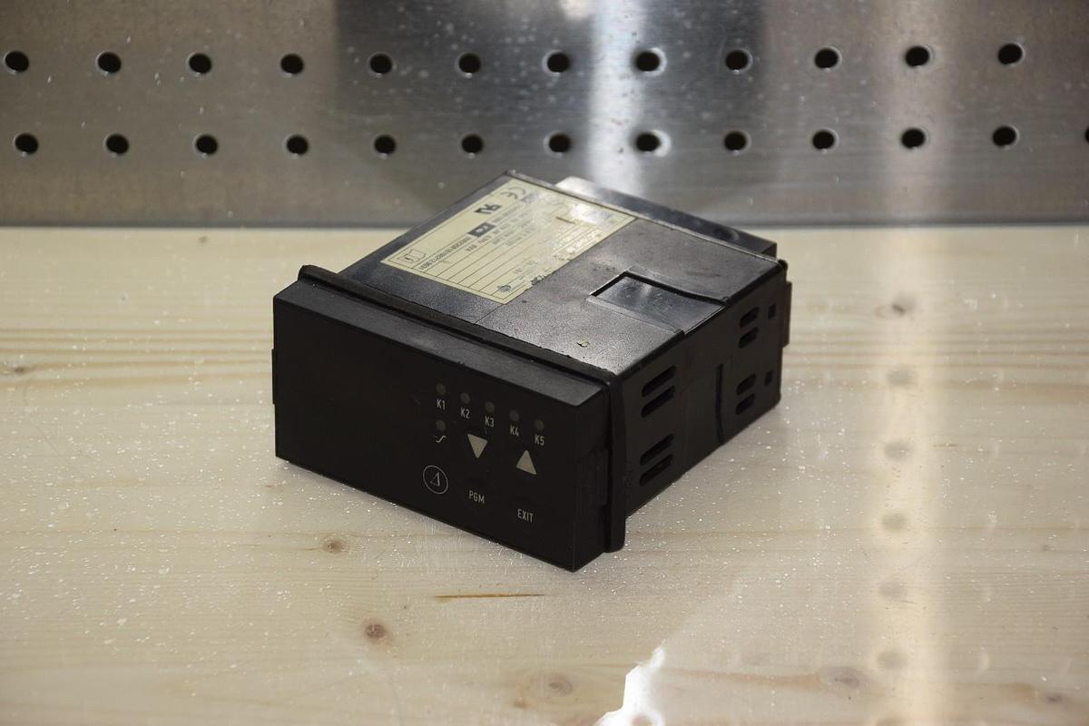 Used M.K.Juchheim Red Lion CONTROLLER 703032/40-001-001-06-101 250VAC 20..53V AC/DC