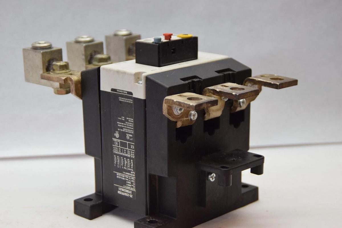 Used EATON Z5-220/FF250 , XT0B220LC1 Relay