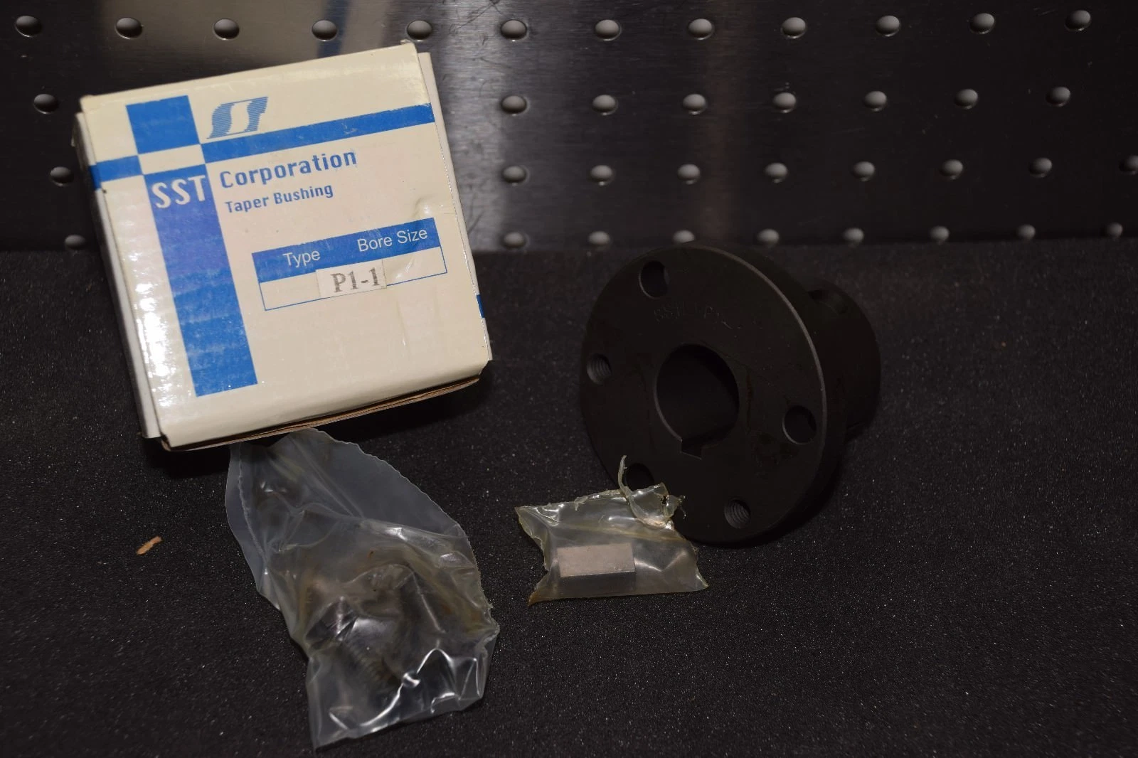 SST CORPORATION / LAU INDUSTRIES P1-1 72513808 SPLIT TAPER BUSHING NEW