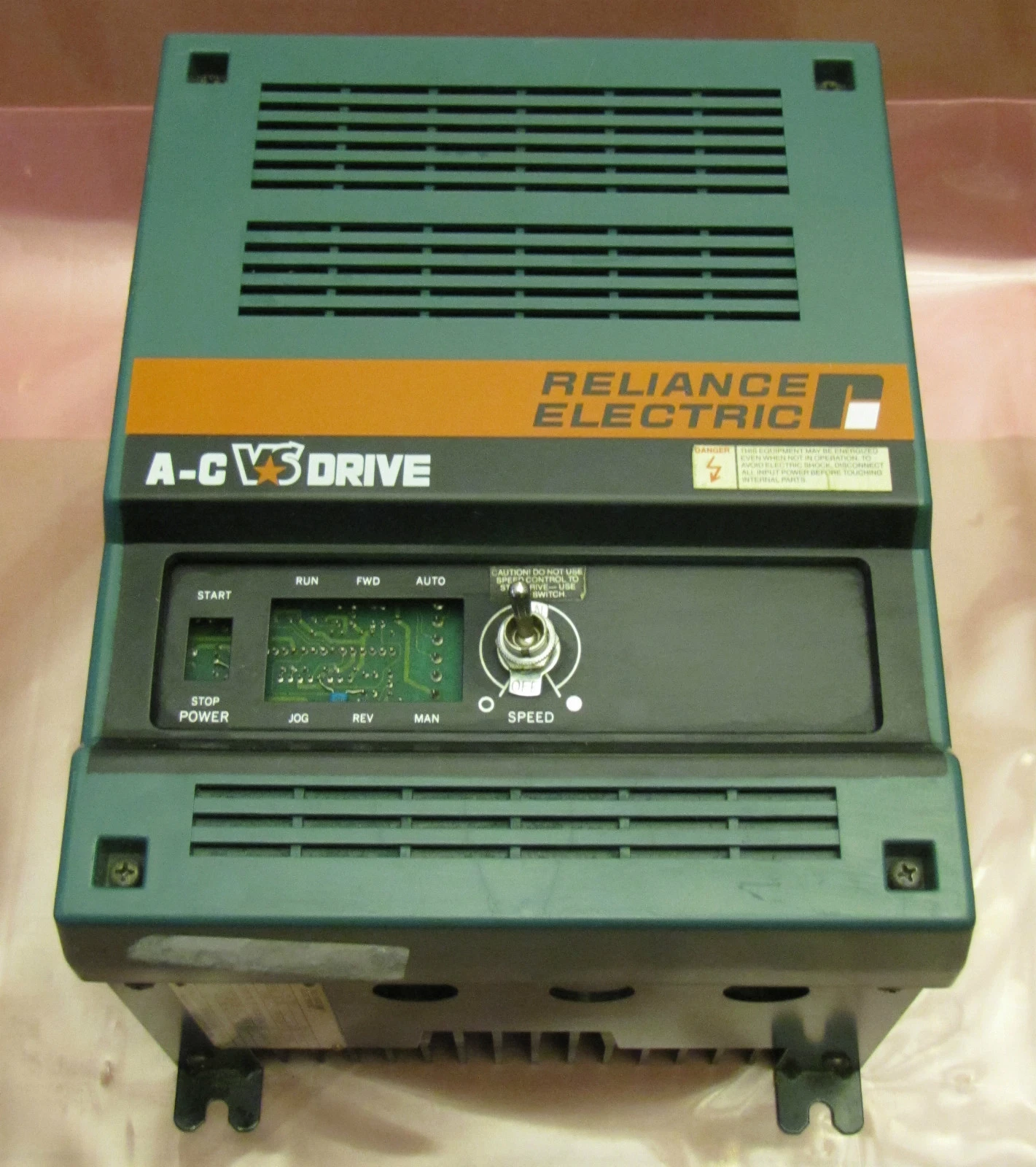 Used RELIANCE ELECTRIC AC VS DRIVE 2HP 1AC2102 1AC2102-ZK-024 208-230V 2 HP