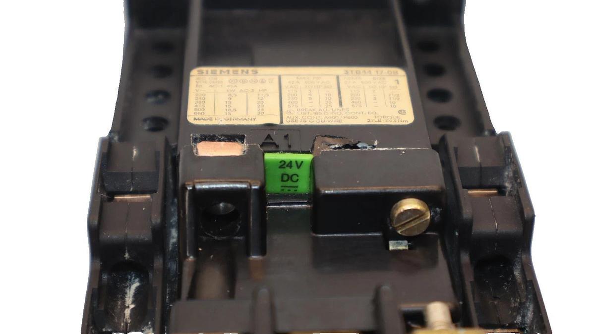 Siemens 3TB44 17-0B 24V Coil 3pole Size 1 Contactor (New)