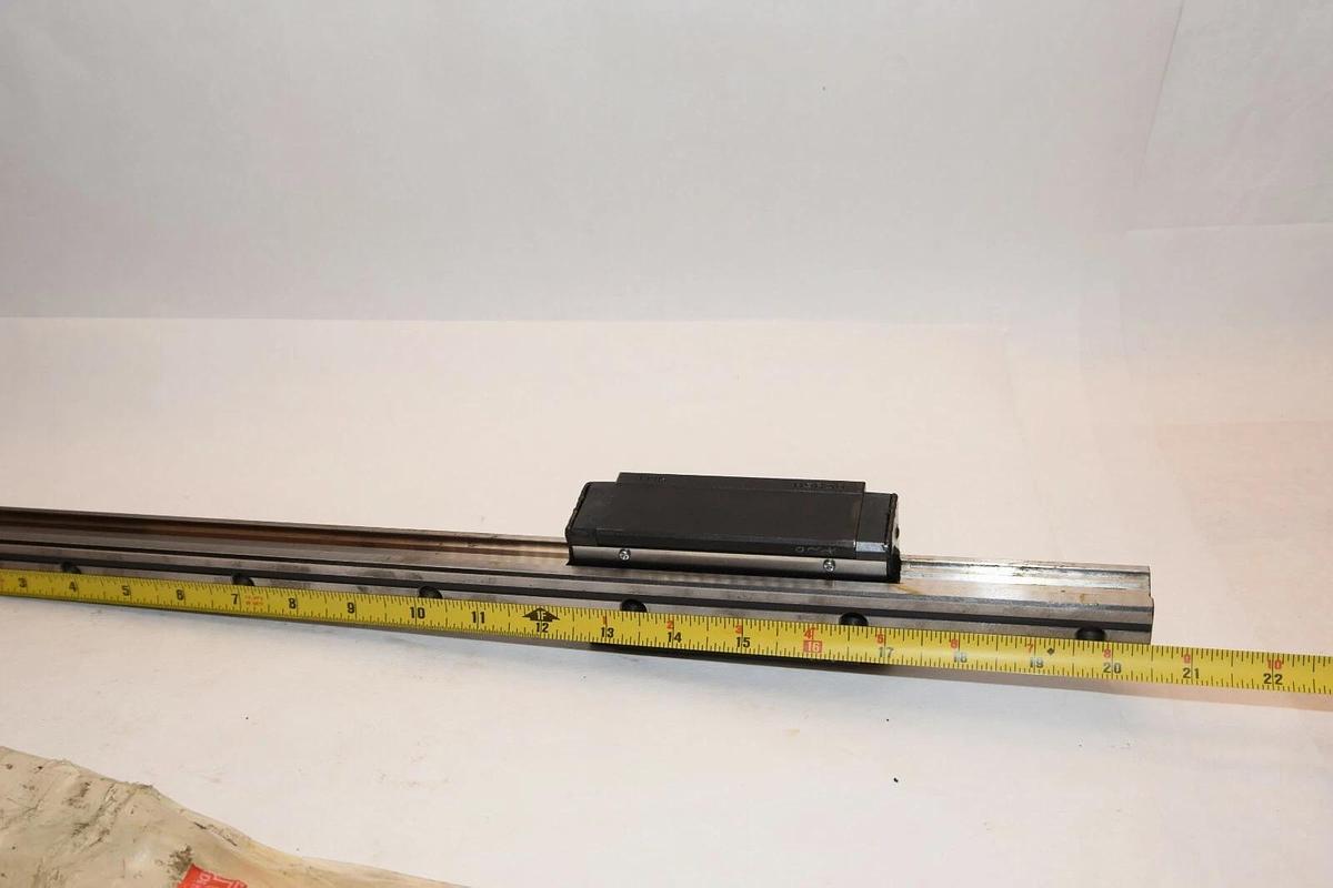 (NEW) THK HSR30LR1SS+520L 520mm Length 30mm Bar Width Linear Guide