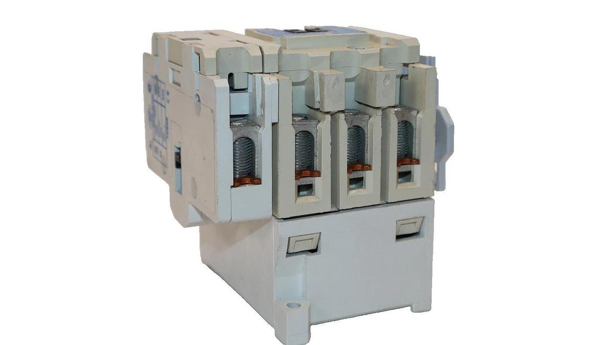 Used Cutler Hammer Lighting Contactor Ser B1 60A Amp CN35GN4 W/ C320KGS1 & T0808 120V
