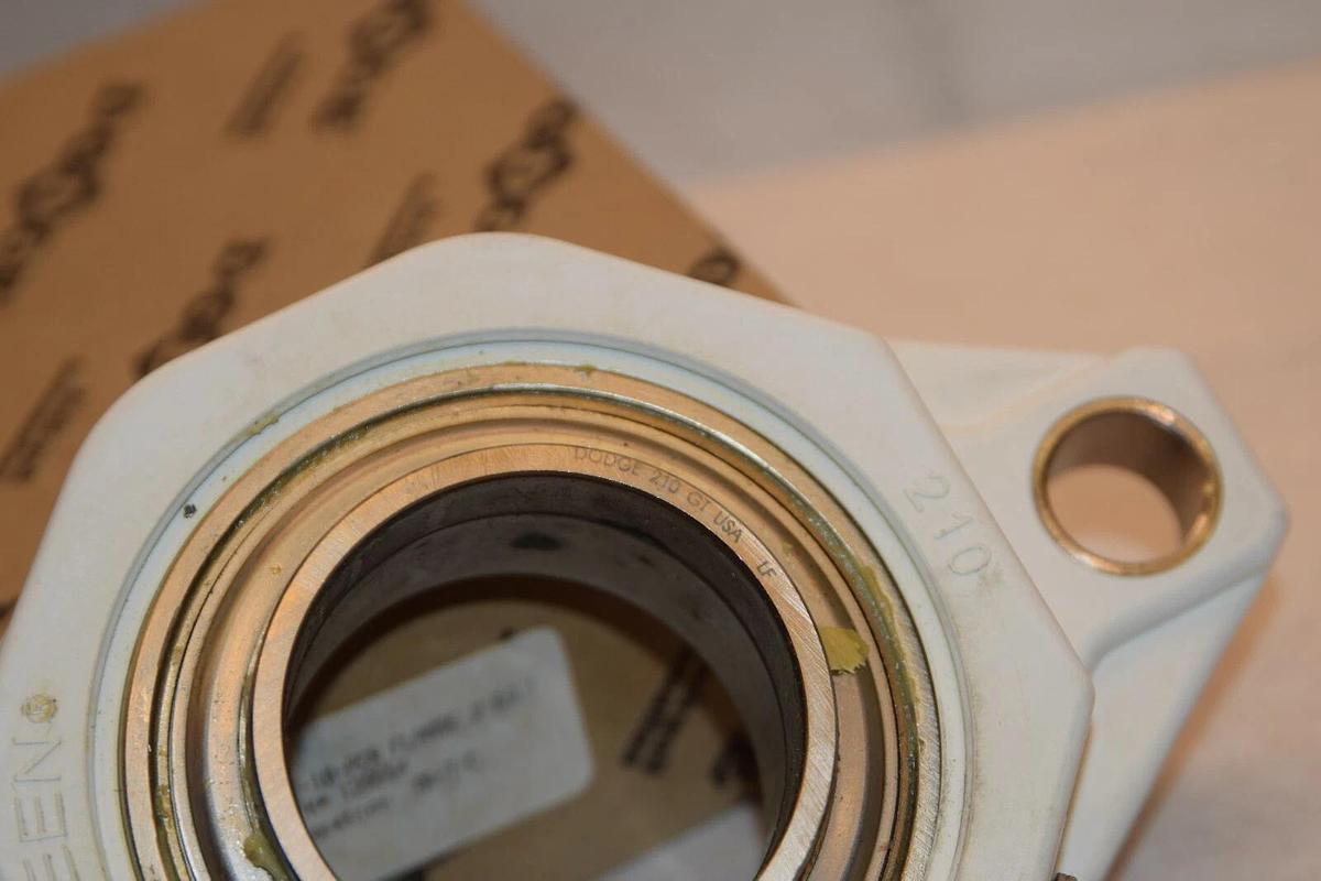 NEW DODGE F2B-GTEZ-10-PCR 20-34-698 2034698 210 1-15/16" 2 BOLT FLANGE BEARING