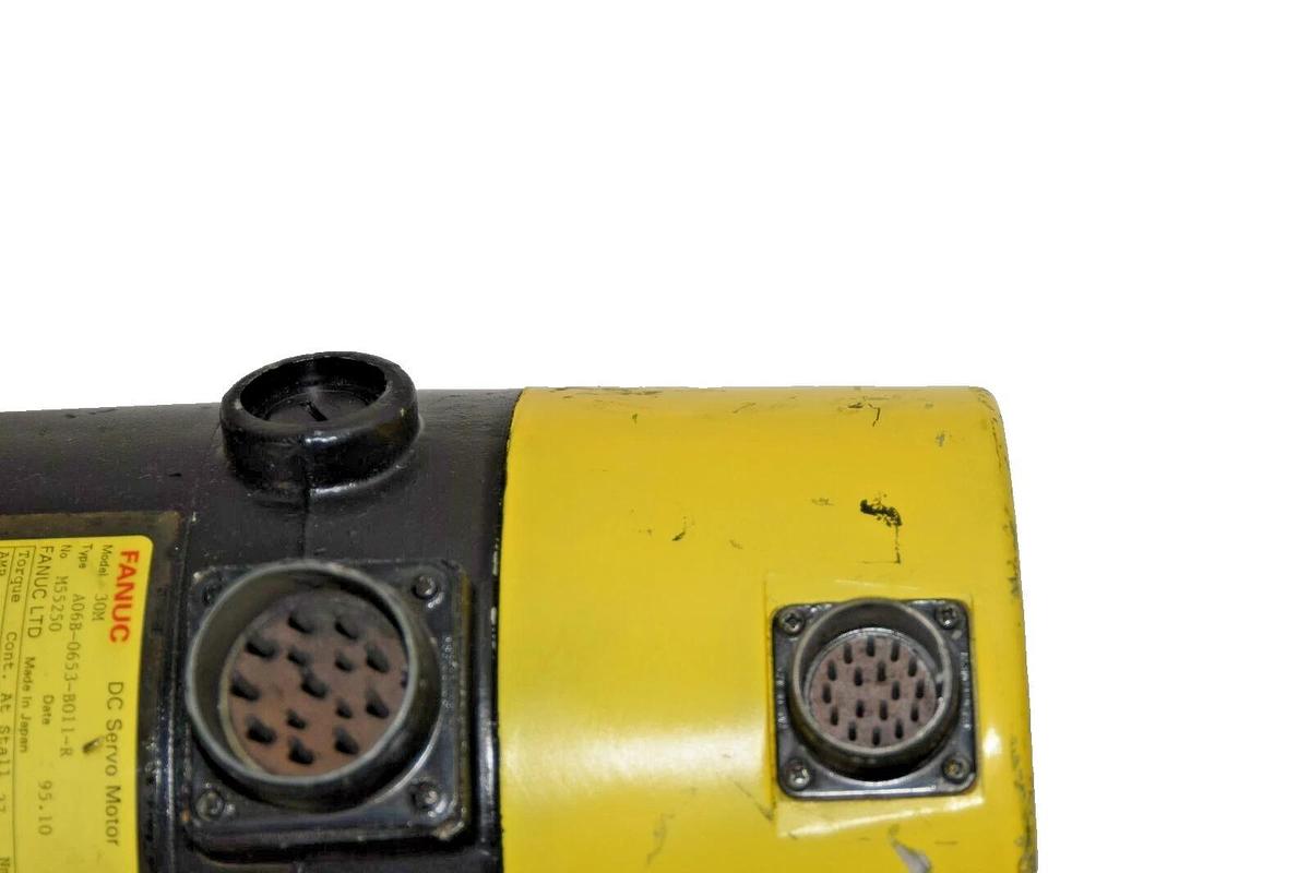 Used Fanuc DC Servo Motor 30M A06B-0653-B011-R A06B0653B011R 210v 1200rpm