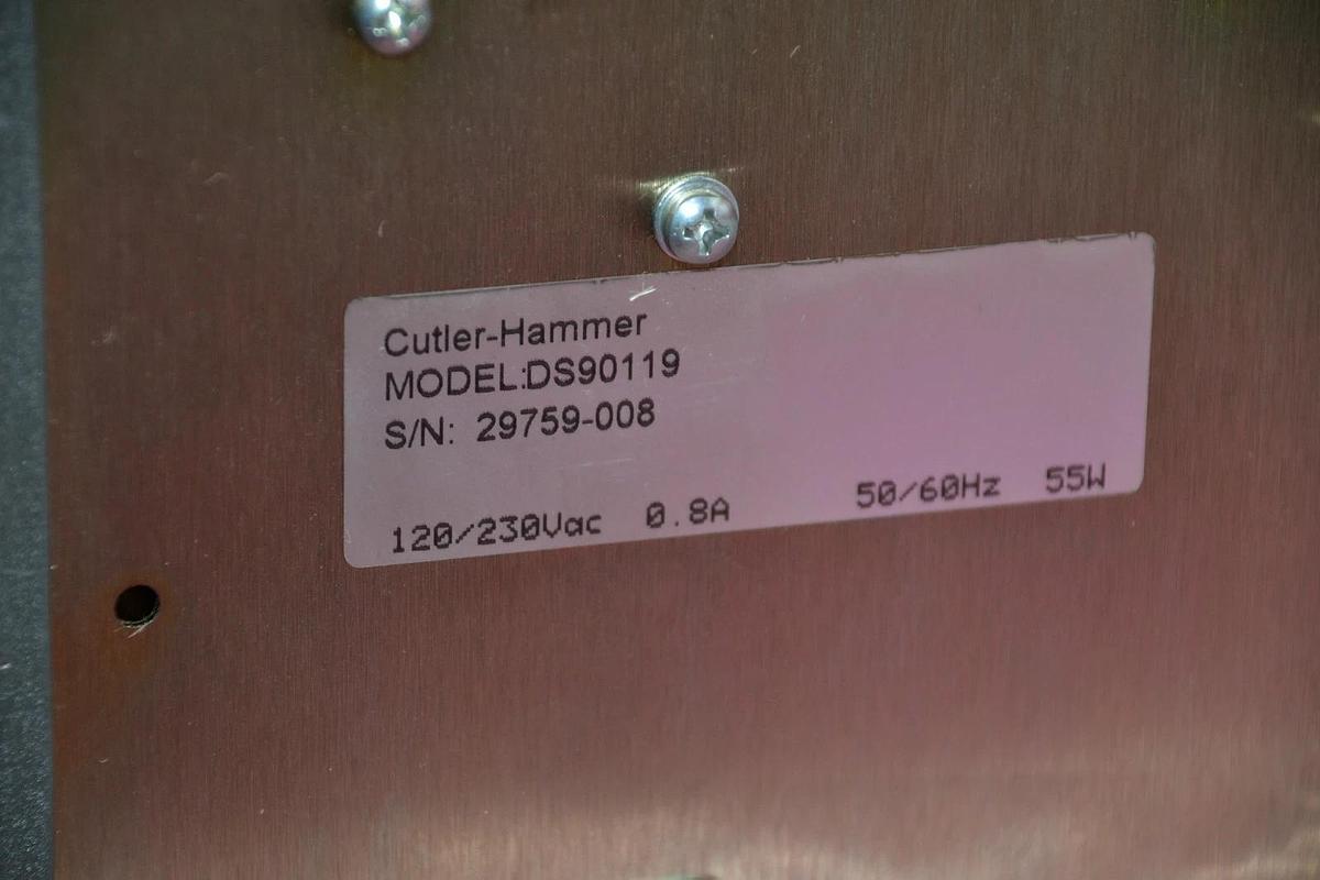 Used CUTLER HAMMER INDUSTRIAL COMPUTER D725 DS90119 0.8A 0.8 A AMP 120/230 VAC