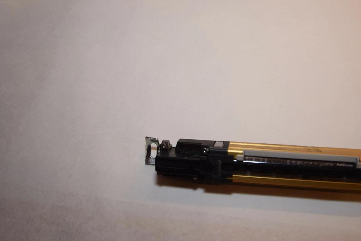 Used SUNX SF4B-H64-01 E V2 Emitter Safety light curtain Matsushita Electric PANSONIC