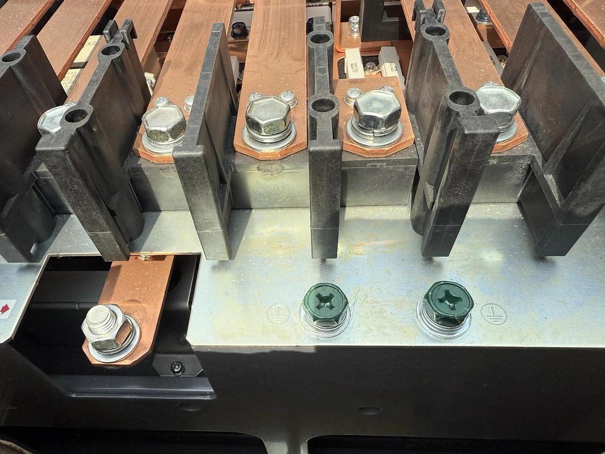 Mitsubishi VSD VFD Drive FR-A840-04810-1-U6 FRA840048101U6 3ph AC380-500v *READ*