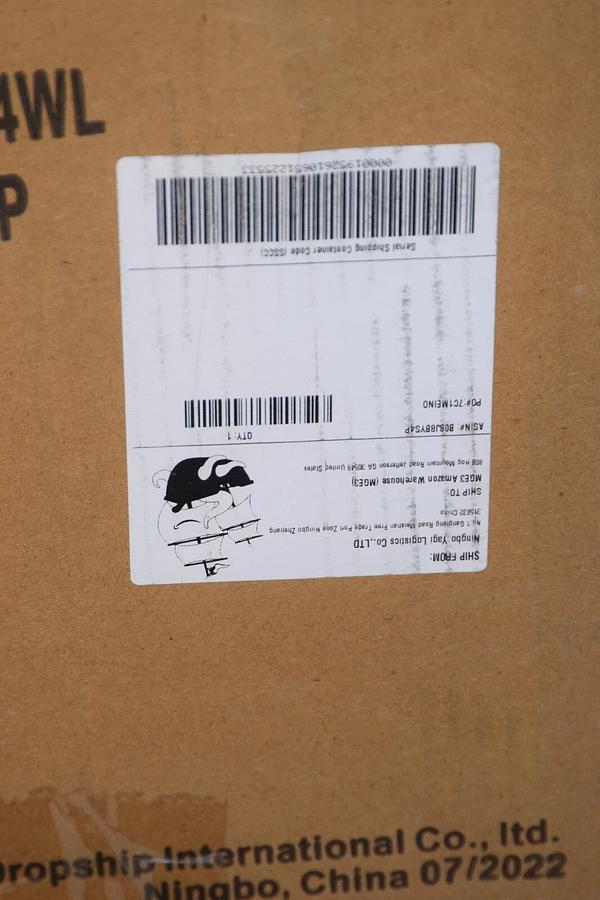 Used (NEW) AMAZON BASICS Giant 4-In-A-Row Plastic Game Set With Carry Bag