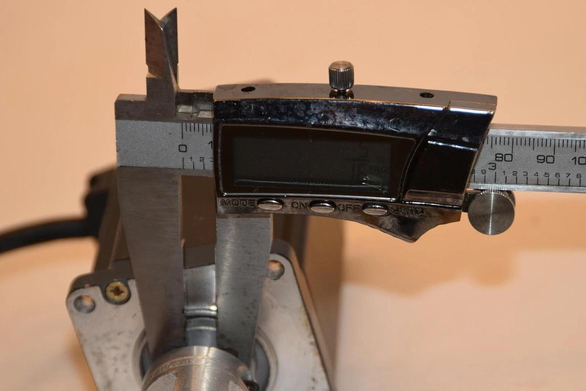 Used VEXTA ASMC69AC 4.24Vdc 1.1A Closed Loop Stepper Motor