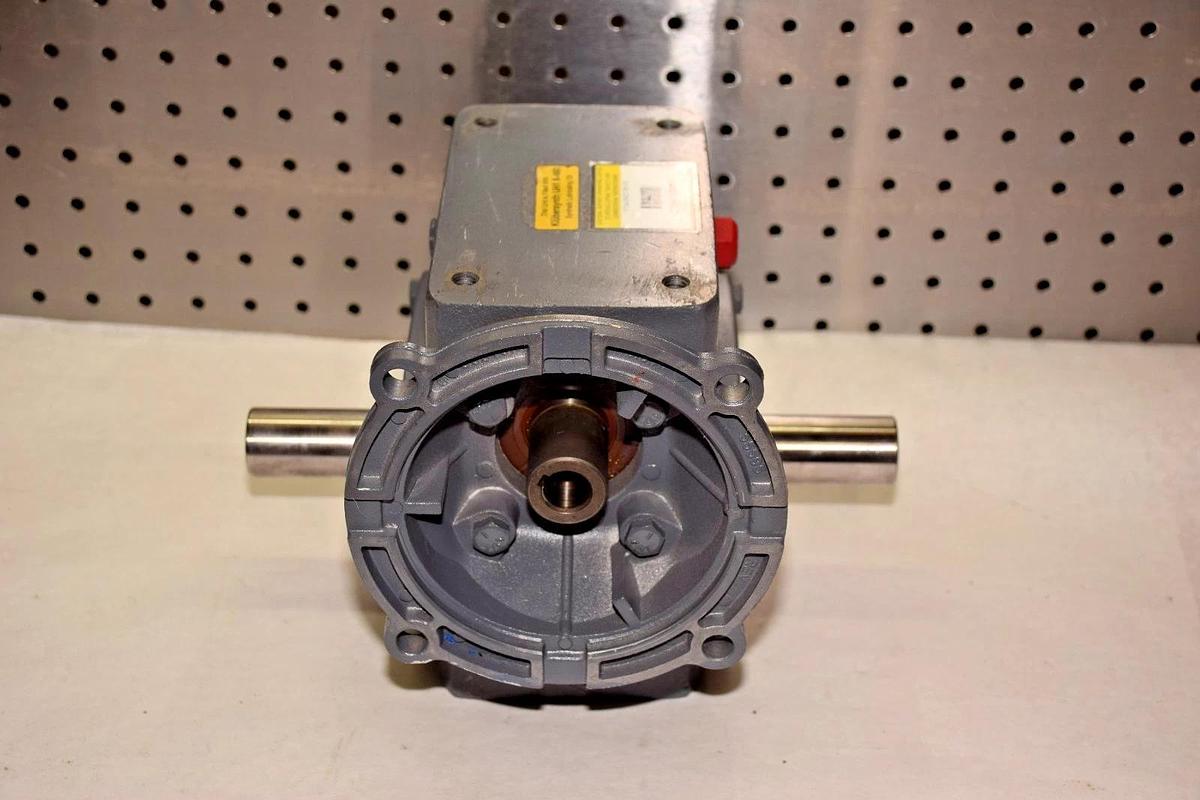 BOSTON GEAR F724-30KZT-B5-H3 1.33HP GEAR REDUCER Ratio: 30 NEW