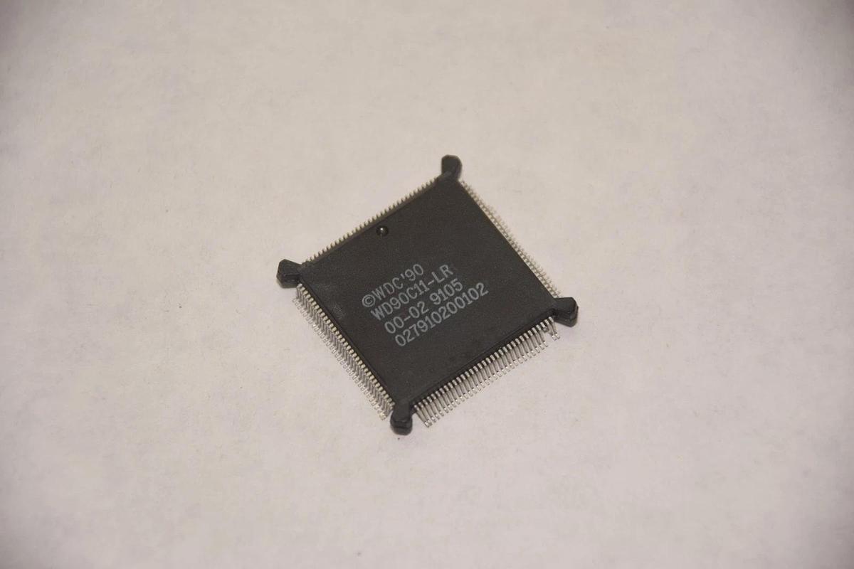 WESTERN DIGITAL WD90C11-LR VIDEO OUTPUT GRAPHICS CONTROLLER NEW