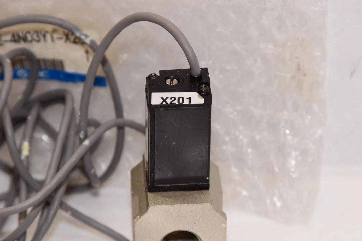 (NEW) SMC NIS1000E-4N03YT-X201 Pressure Switch