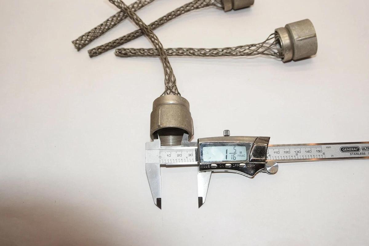 (NEW - Lot 2) ECONOMY GRIP NORWALK 1/2-5/8 1/2" App. 7" Strain Relief Grip Cord