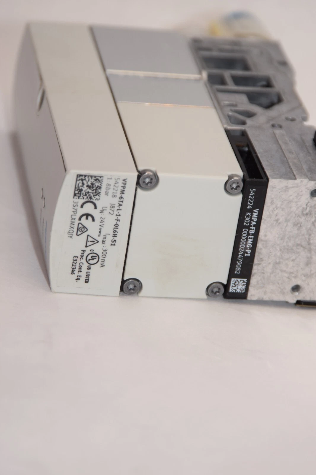 Used FESTO VPPM-6TA-L-1-F-0L6H-S1 , 542218 300mA Pressure Regulator