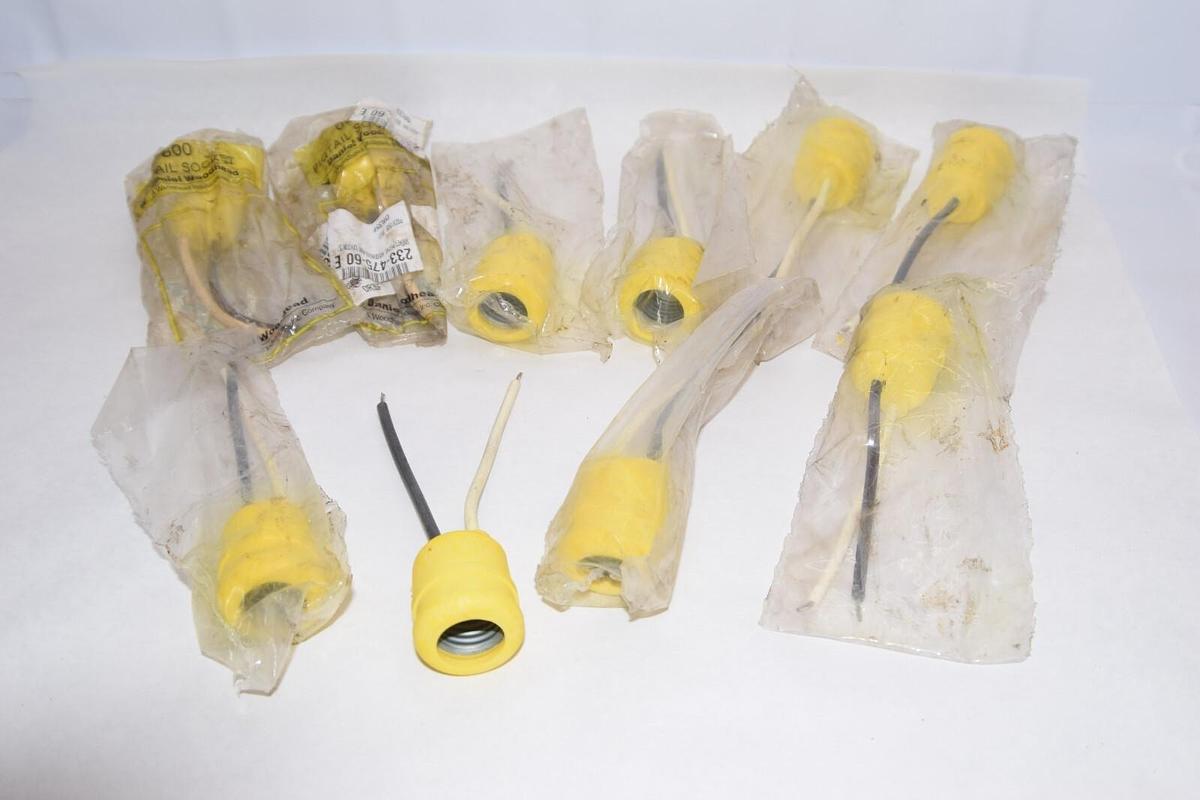 (NEW - Lot of 10) DANIEL WOODHEAD 600 233-475-60 E Pigtail Socket