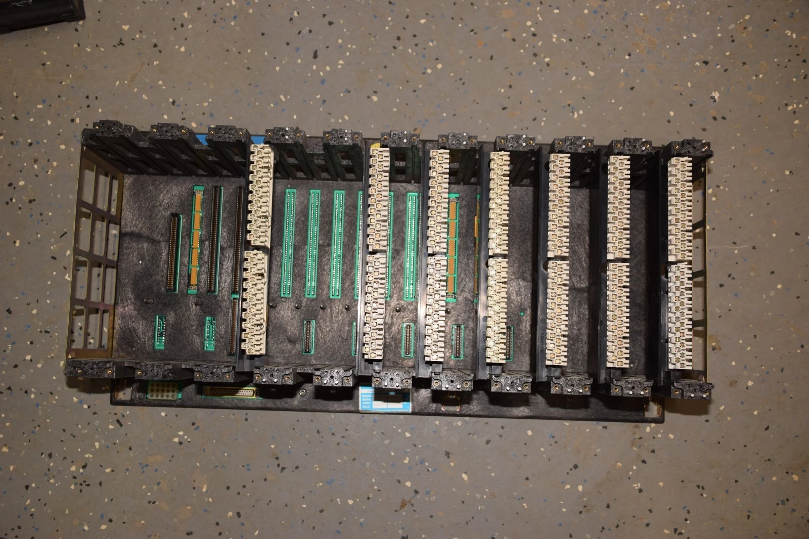 Used GOULD 800 SERIES AS-H827-103 AS H827-103 PRIMARY HOUSING 11 SLOT RACK