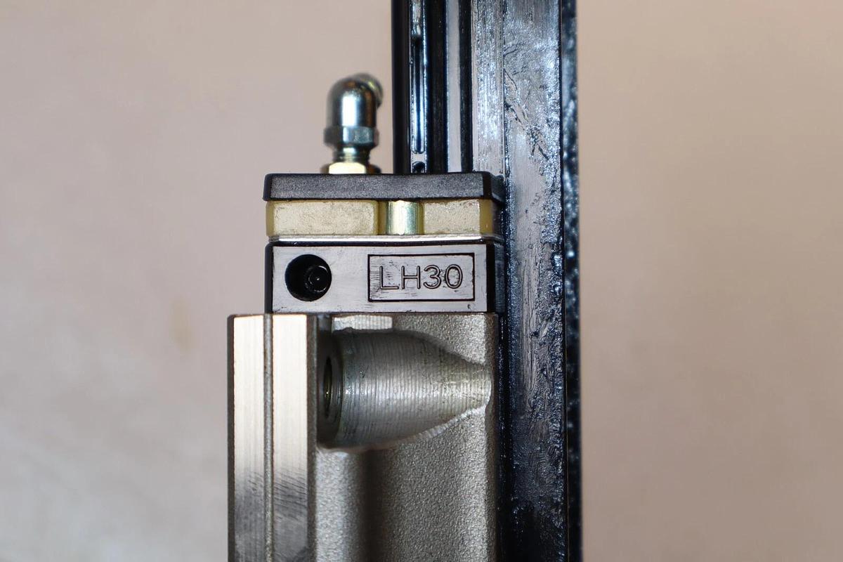 (NEW) NSK LH30 Linear Bearing Guide