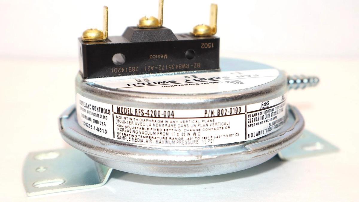 Used LIEBERT CORP. / CLEVELAND CONTROLS RFS-4200-004 , RFS4200004 Fan Safety Switch