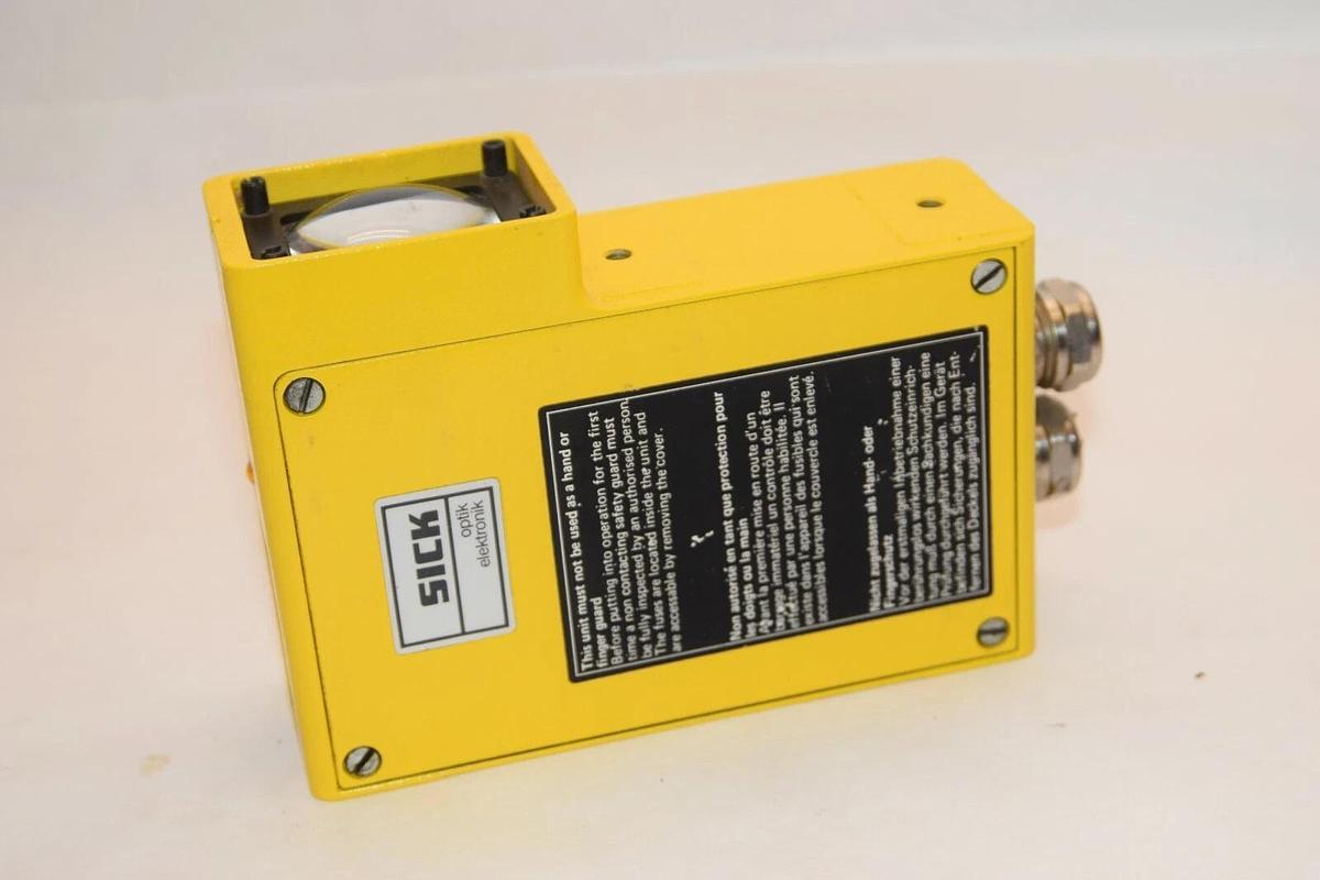 Used SICK Photoelectric Receiver  WSU 25-101 WSU25101 220/240V 48/62Hz 12Va
