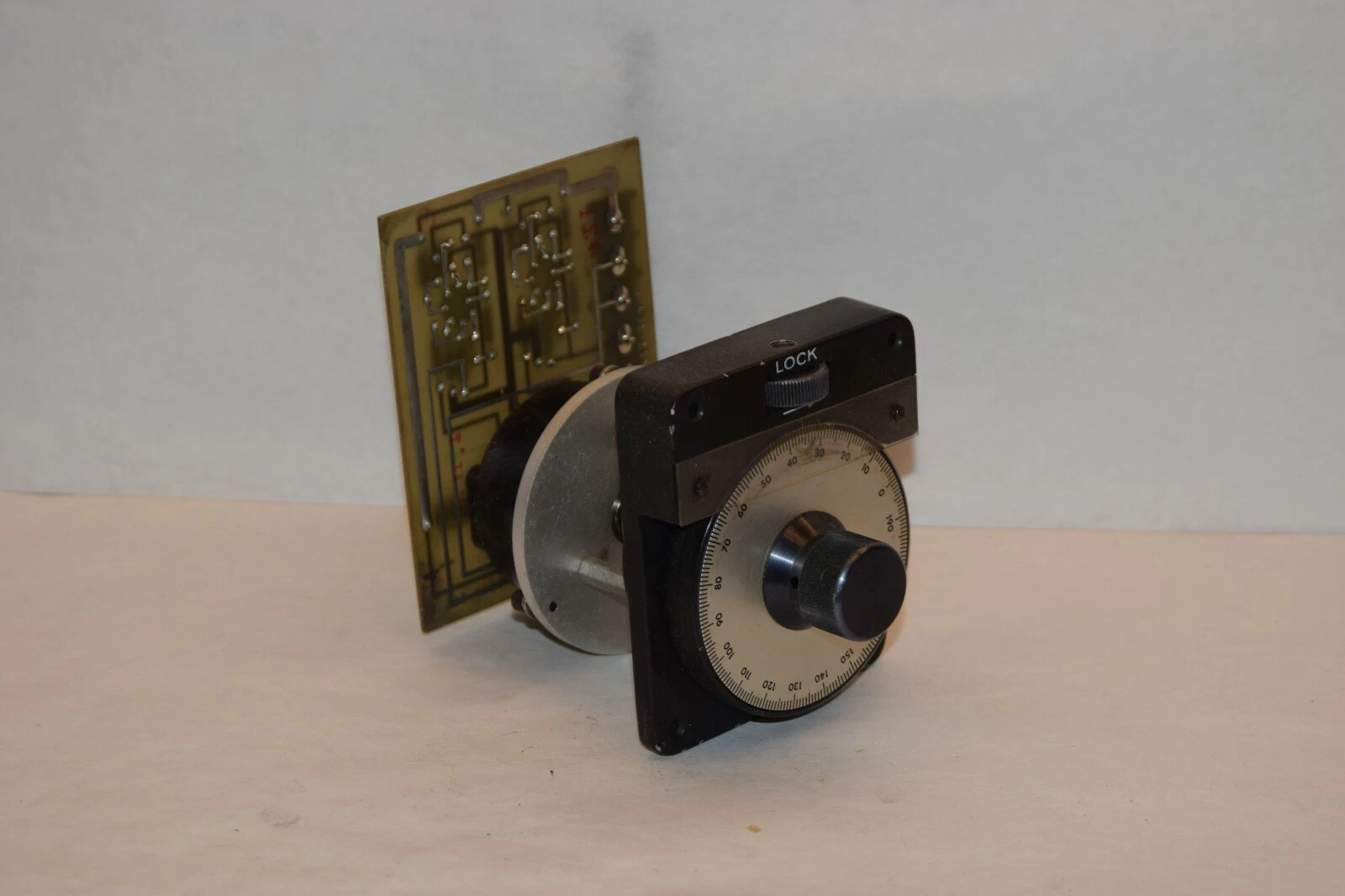 Used ACTON LABORATORIES DSD10-1 1-880-0036 DC-0500-B-00-0-6 ROTARY DIAL