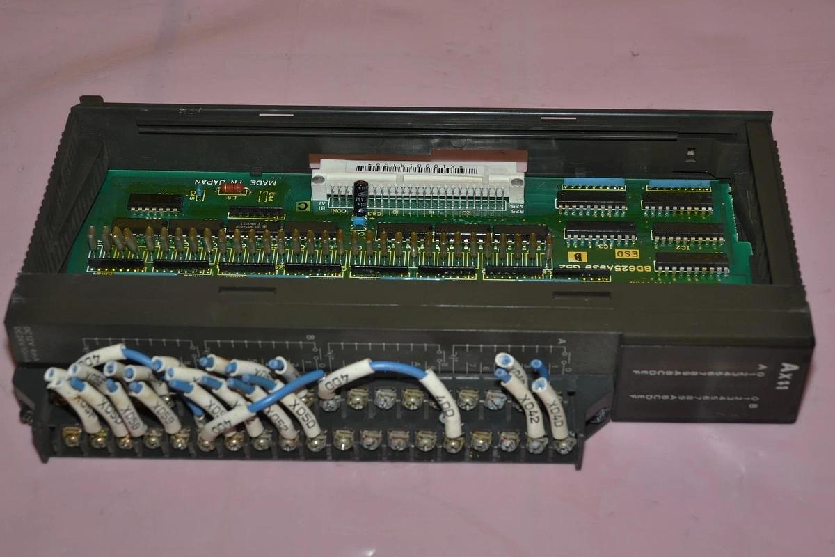 Used MITSUBISHI MELSEC AX41 PROGRAMMABLE CONTROLLER INPUT MODULE PLC