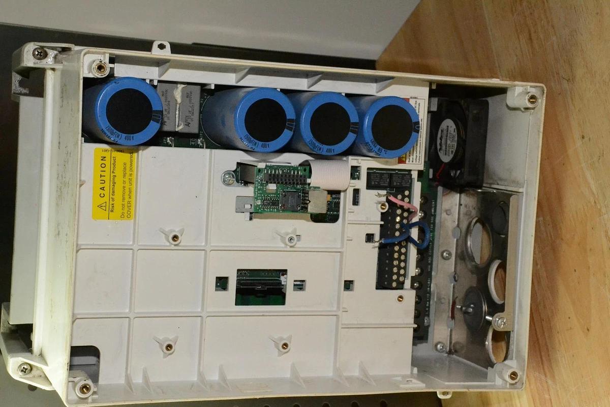 Used RELIANCE 6SP44X-034CTAN SP600 ser A 25HP 18.5KW AC DRIVE