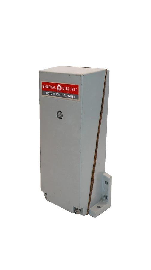 Used GE General Electric GEJ-2709 Reflex Photo Electric Scanner