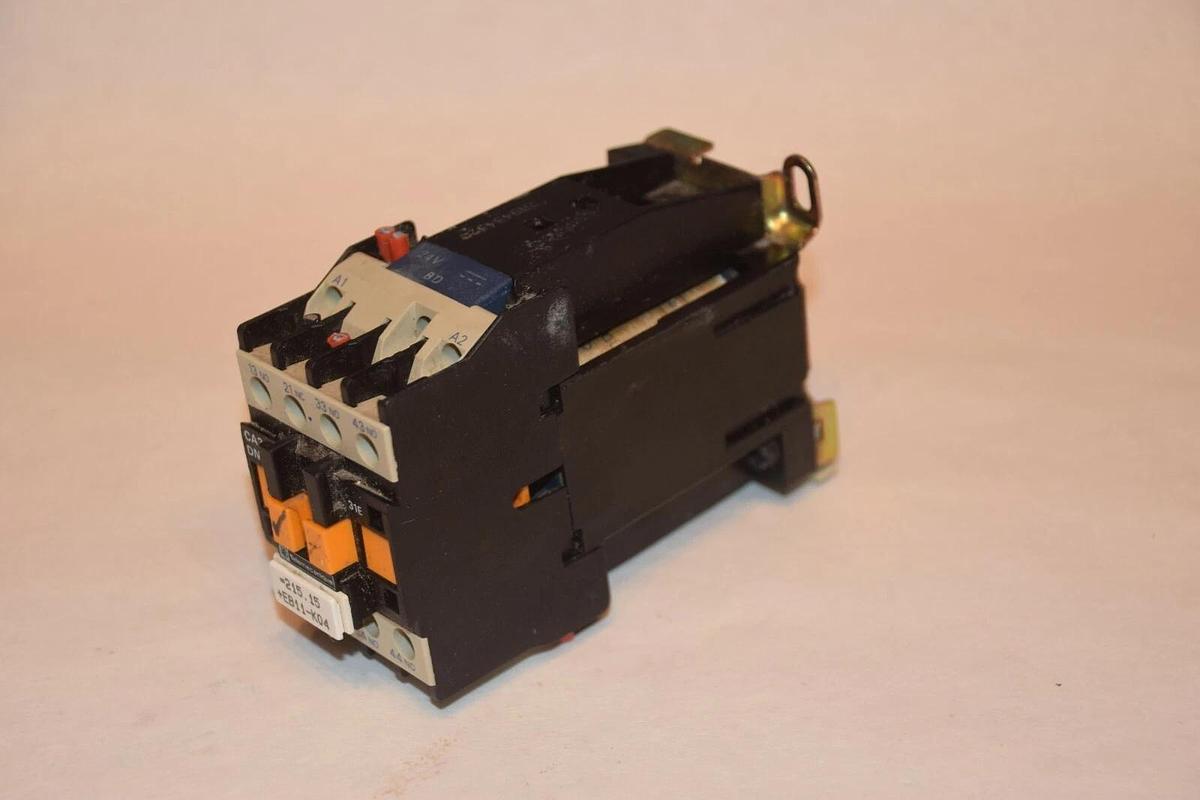 Used TELEMECANIQUE CA3 DN 31 CA3DN31 24V COIL 10A CONTACTOR