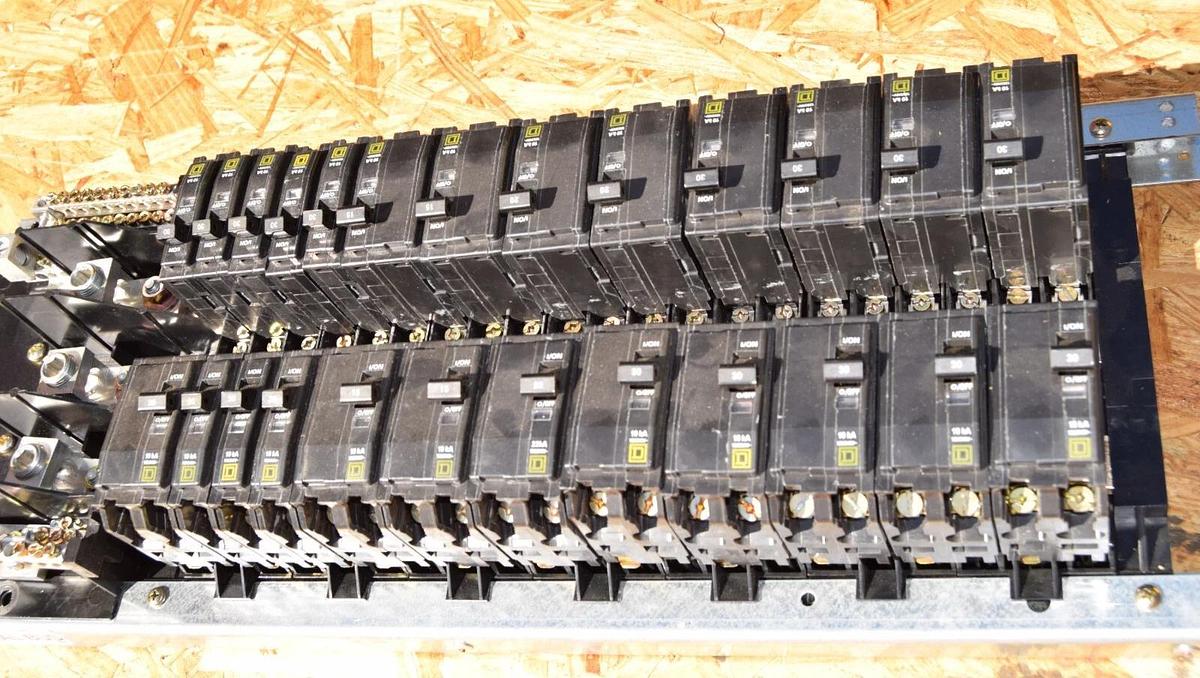 Used Square D 42 Circ 225A Main Lug Panelboard Interior NQOM442L225GSA 3ph 15a 20a 30