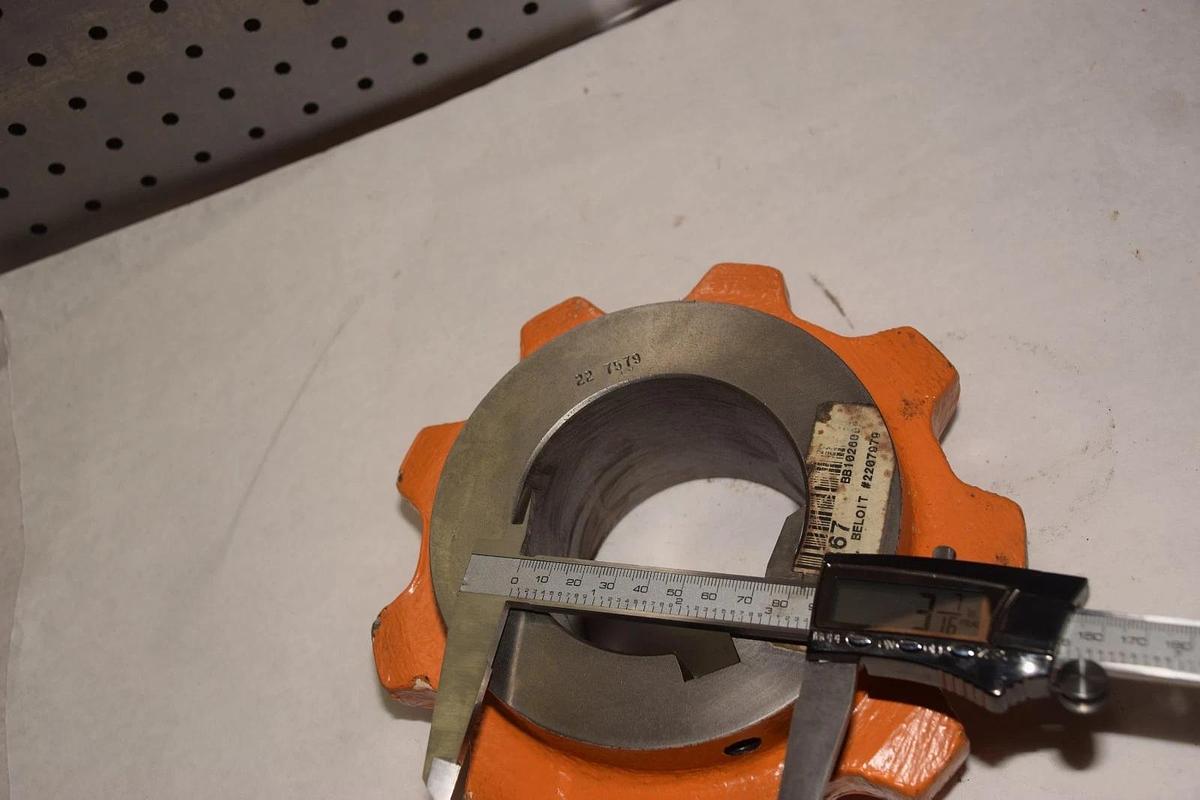 BELOIT 22 7579 2207979 10566367 3-7/16" BORE QT SPROCKET NEW