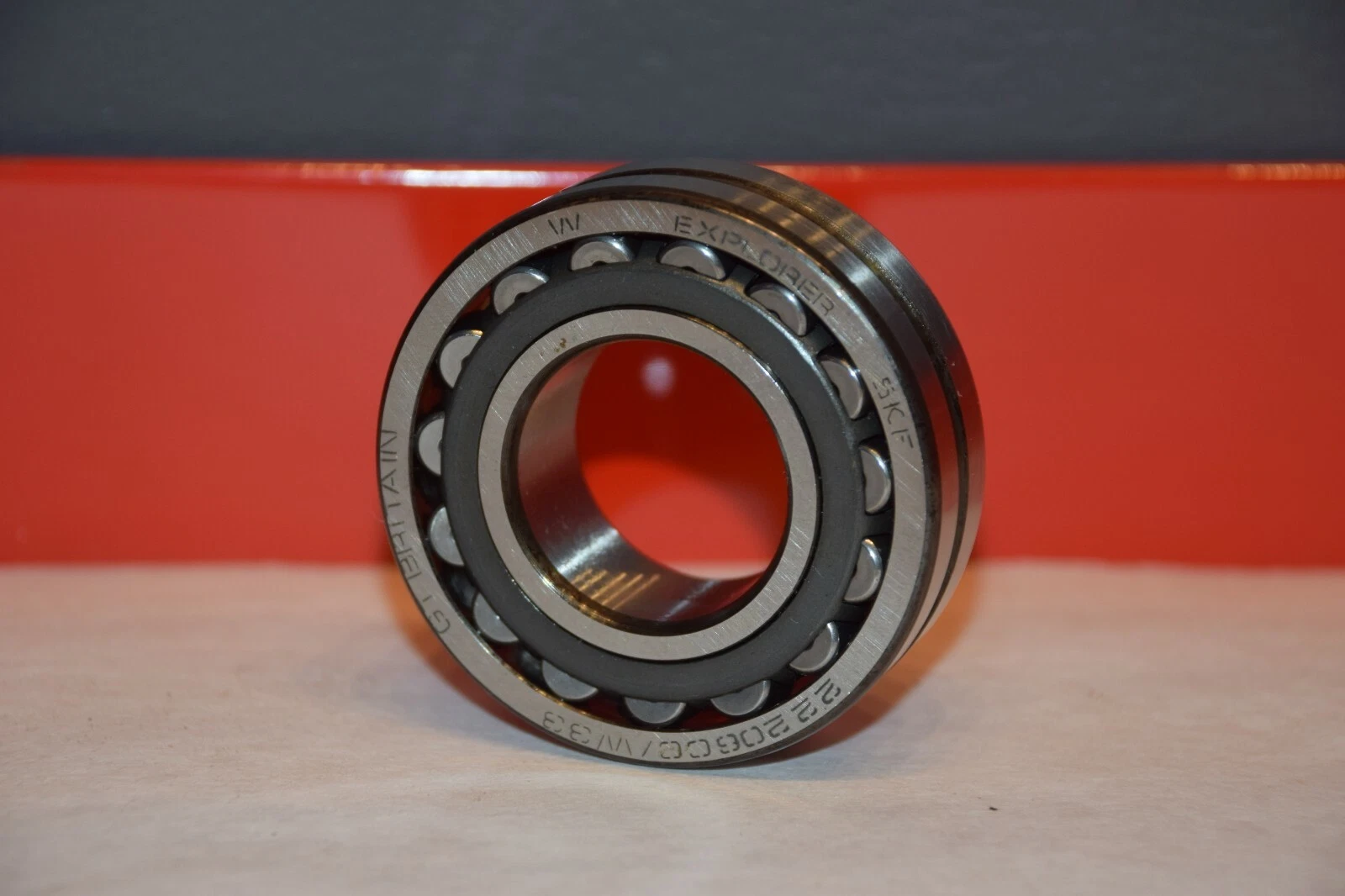 NEW SKF 2220600/W33 2220 600/W33 EXPLORER SPHERICAL ROLLER BEARING