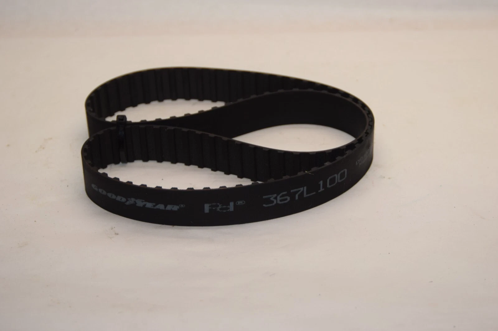 (NEW) GOODYEAR 367L100 PD Cogged Timing Belt