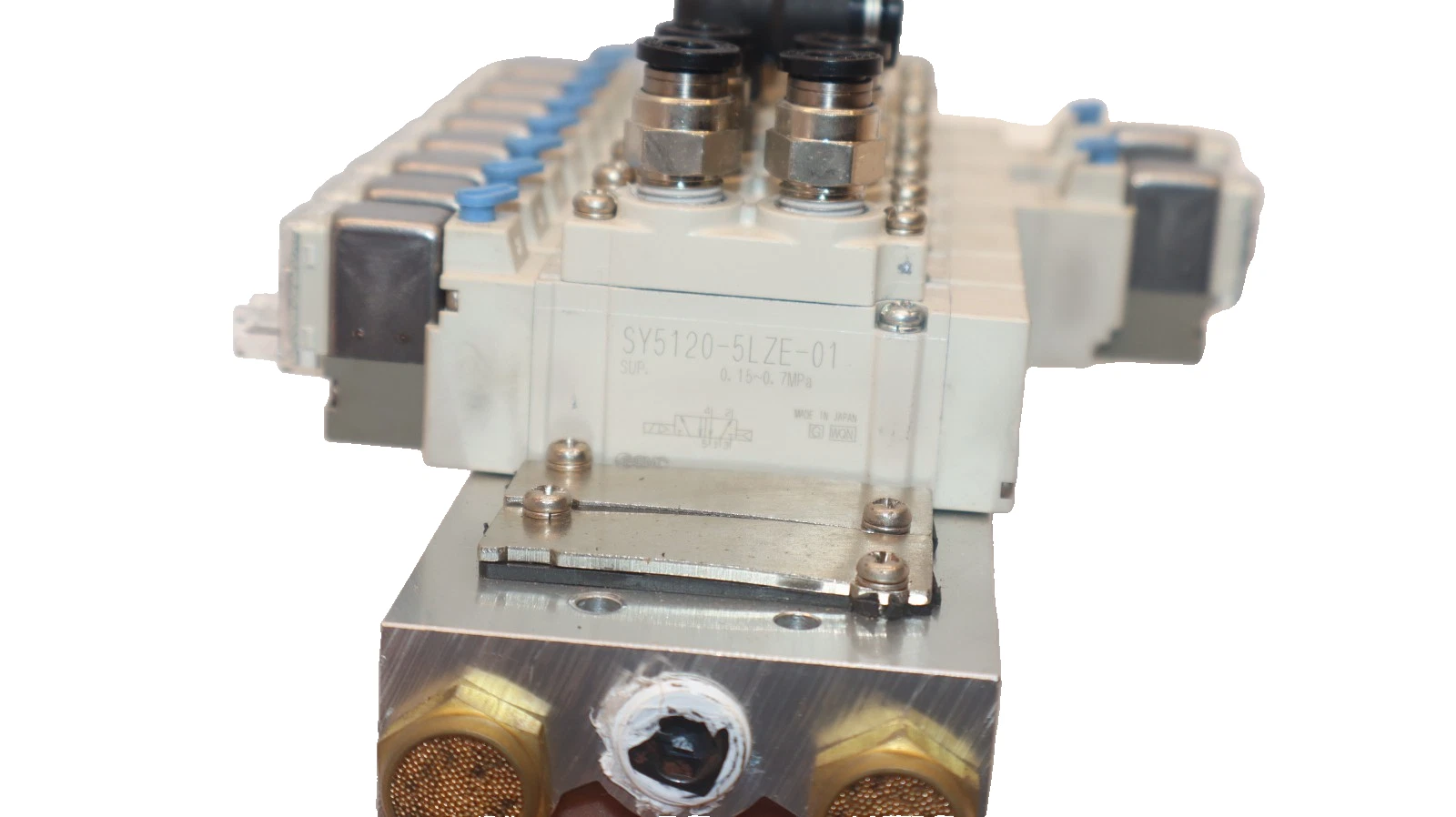 Used SMC Valve Block with (6) SY5120-5LZE-01 , SY51205LZE01 Valves