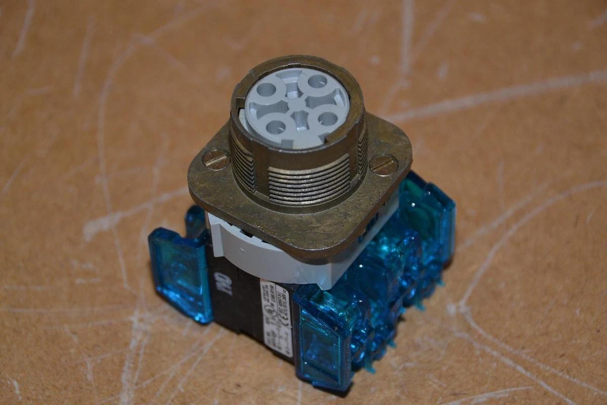 ALLEN BRADLEY 800TC-H2BV 800TC-H2 SERIES T 2 POSITION SELECTOR SWITCH NEW