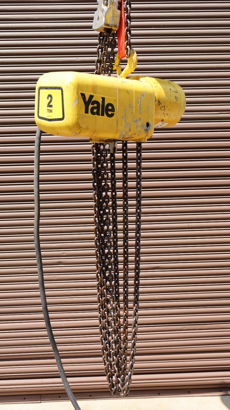Used Yale 2 Ton Chain Hoist 4000lb 2010H083 C6T17NZ3D 460/380v 3ph 24" Chain