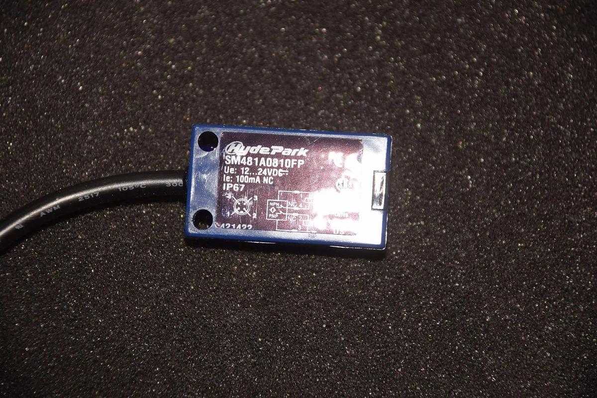 Used HYDE PARK SM481A0810FP 12/24V .8A ULTRASONIC THRU-BEAM SENSOR