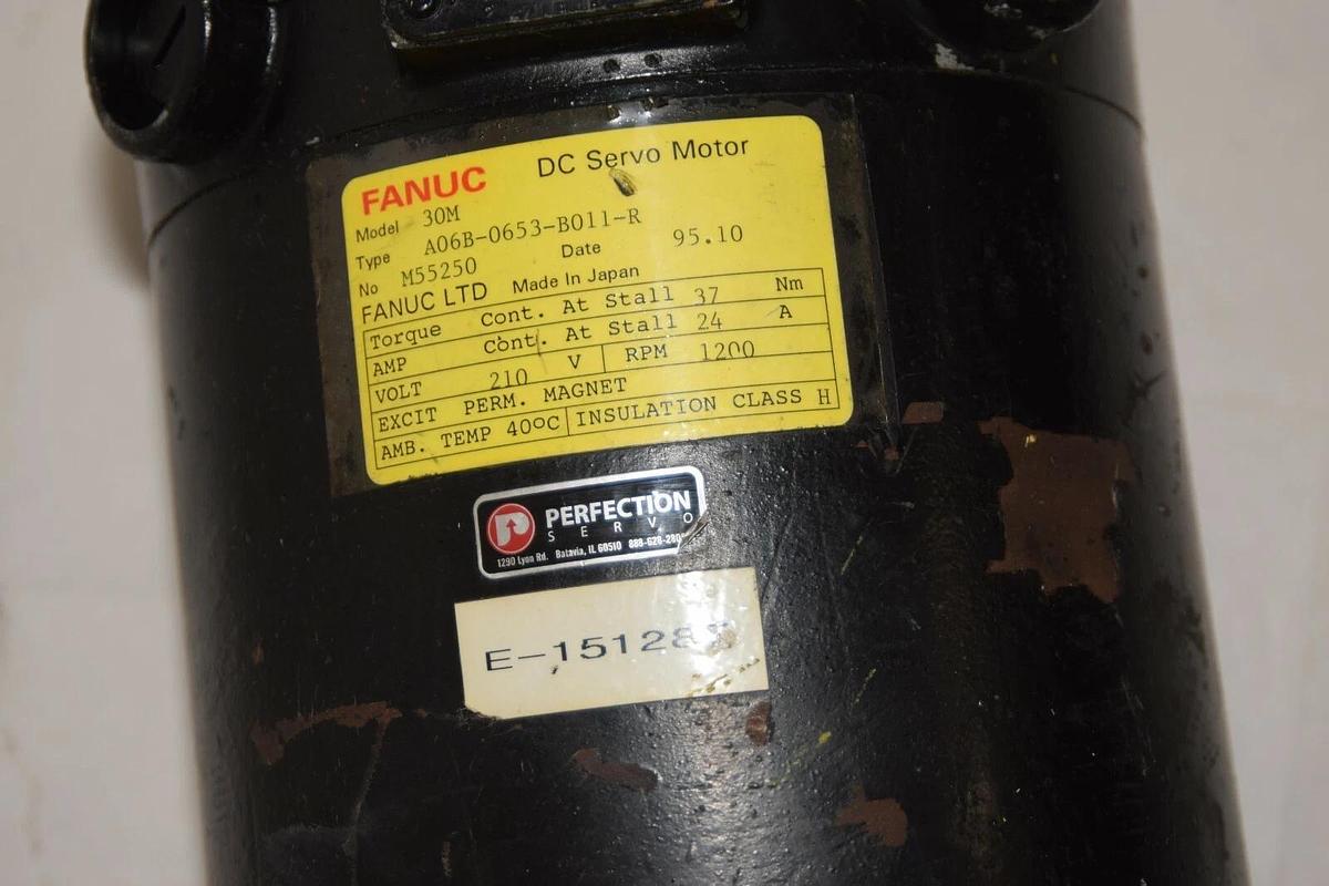 Used Fanuc DC Servo Motor 30M A06B-0653-B011-R A06B0653B011R 210v 1200rpm