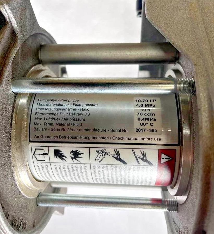 Used Wagner Wildcat 10-70 LP Low Pressure Piston Pump 10-70LP 10:1 4.0MPa w/ Hopper