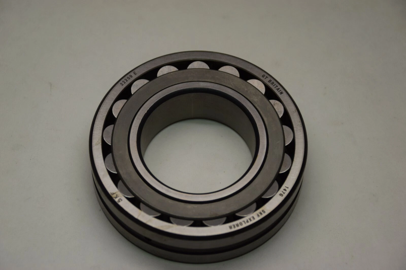 SKF 2209E 2209 E GT EXPLORER SPHERICAL BEARING NEW
