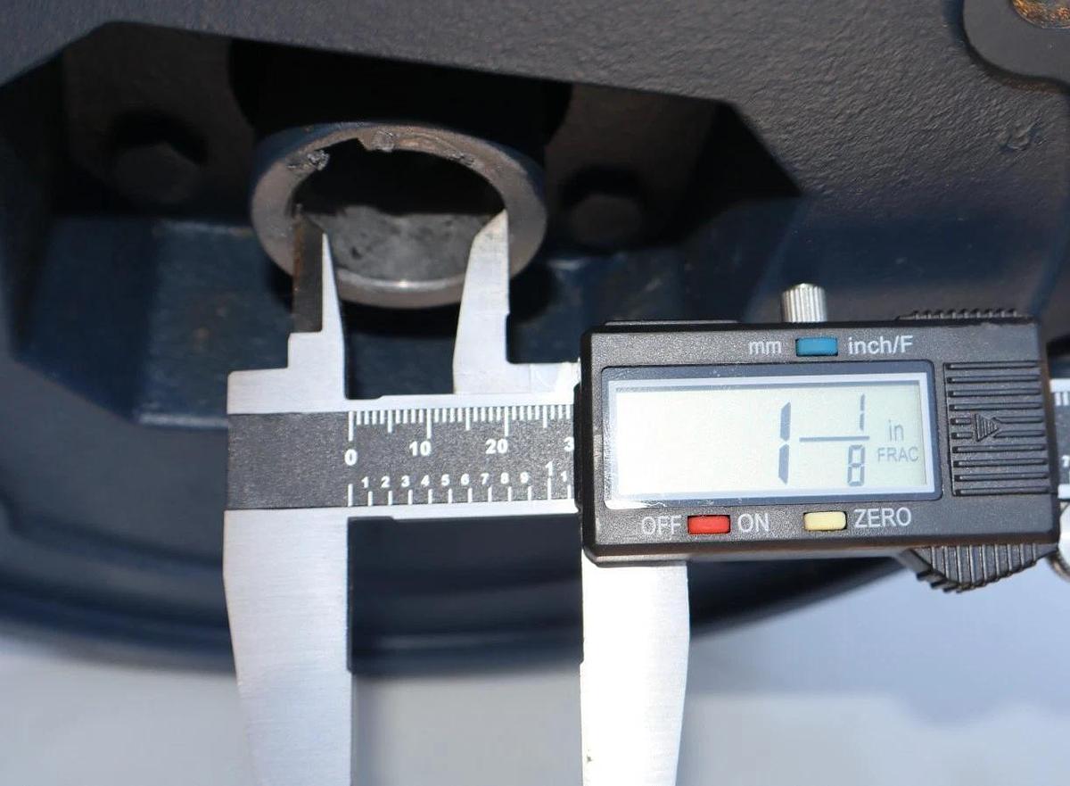 IronMan Grove Gear Box Gearbox Worm Speed Reducer GR-BMQ-824-5-L-180 5:1 LA NOS