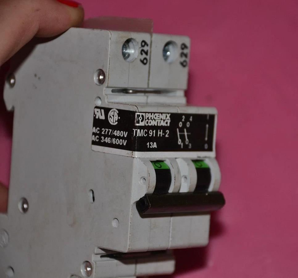 Used PHOENIX CONTACT BREAKER TMC 91 H-2 TMC91H-2 13 A 277/480V 346/600V